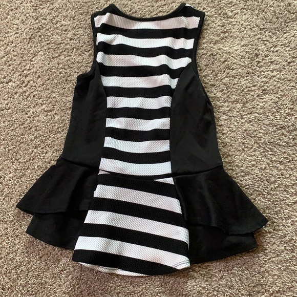 Cute blouse - Picture 3 of 3